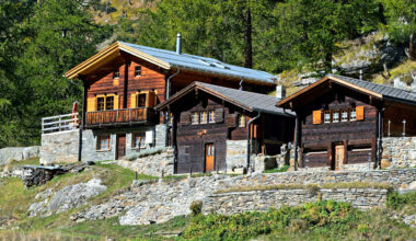 Schweiz: Alpen-Hotel nach Felssturz von Außenwelt abgeschnitten | News