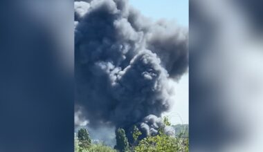 Großbrand in Spandau: Riesige Rauchwolke über Berlin | News