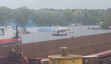 Explosion in Berlin! Sieben Hausboote auf der Spree abgebrannt | Regional