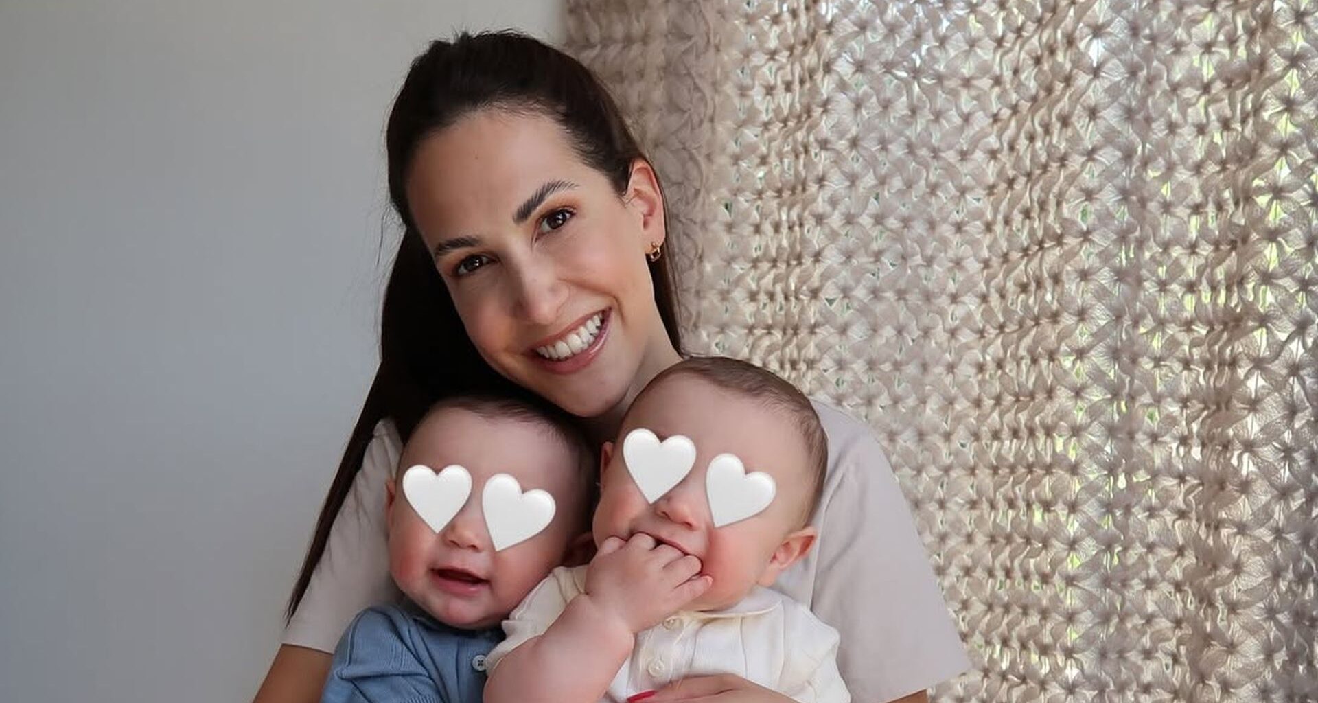 Muttertag: Clea-Lacy Juhn teilt süße Bilder mit Zwillingen