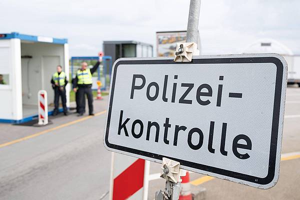 Berlin | Dobrindt will sofort verschärfte Grenzkontrollen anordnen