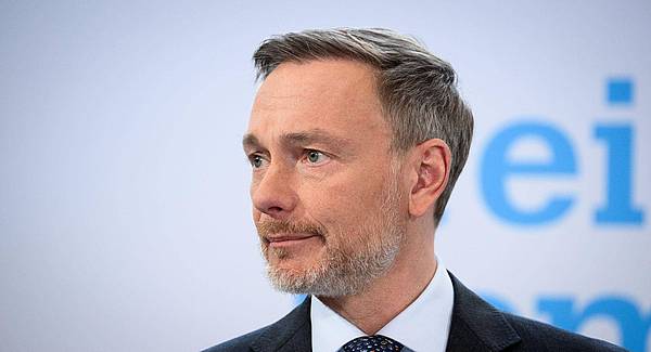 Berlin | Vaterpflichten: Lindner nicht beim Zapfenstreich für Scholz