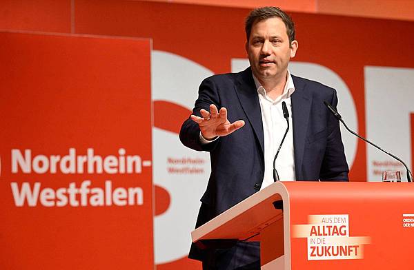 Duisburg | Klingbeil wehrt sich gegen Kritik der Parteibasis