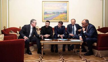 Kiew/Moskau/Berlin/Paris/Brüssel | Neue Ukraine-Initiativen: Rückt der Frieden nun näher?