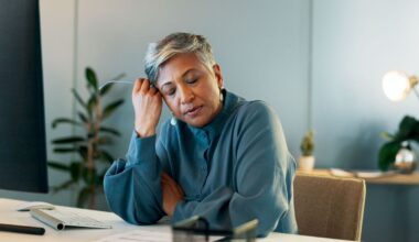 Ständig müde mit über 60? Diese Ursachen bleiben oft unentdeckt