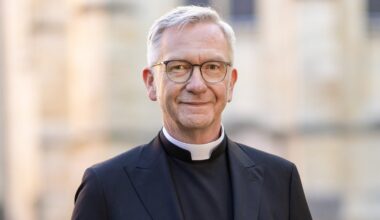und-Leben.de - Sollte sich die Kirche aus der Politik heraushalten, Herr Hamers?