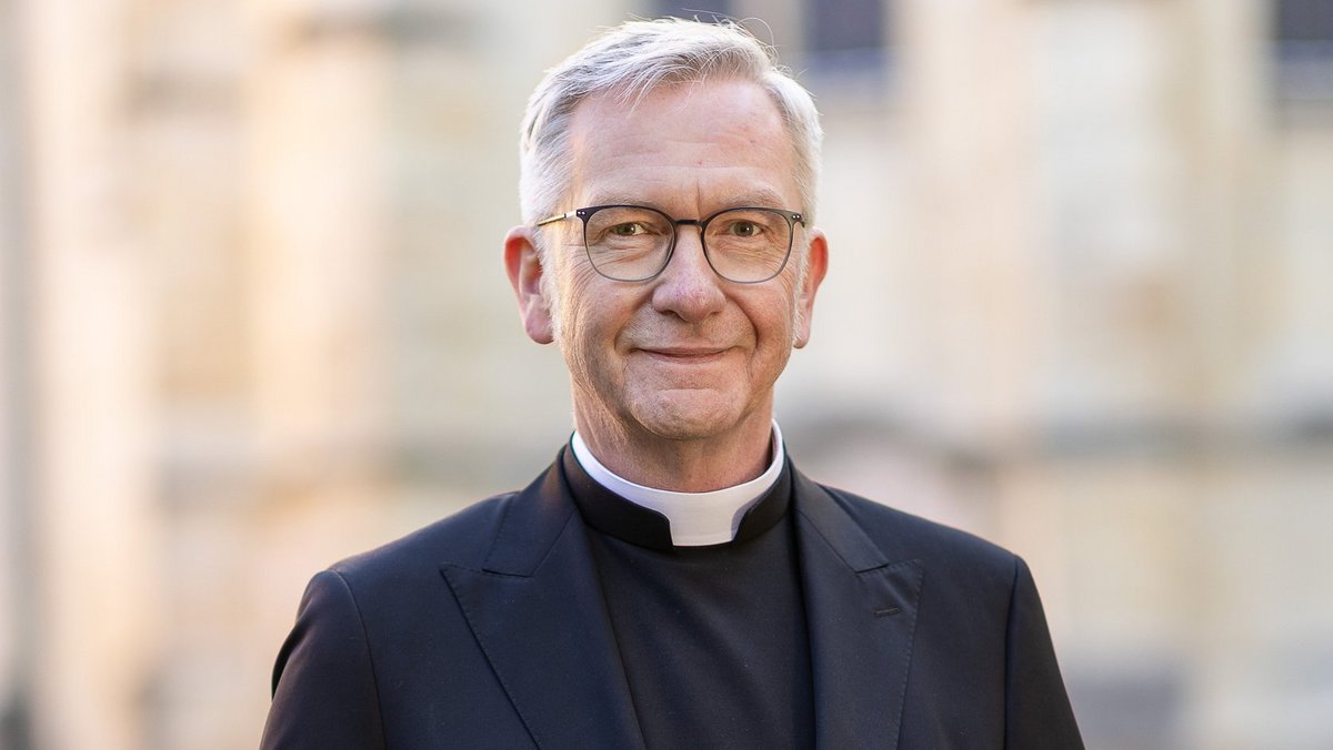 und-Leben.de - Sollte sich die Kirche aus der Politik heraushalten, Herr Hamers?