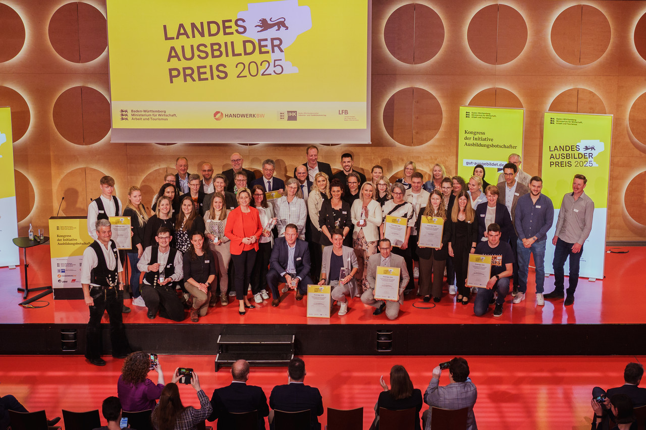 Landesausbilderpreis verliehen: Baden-Württemberg.de