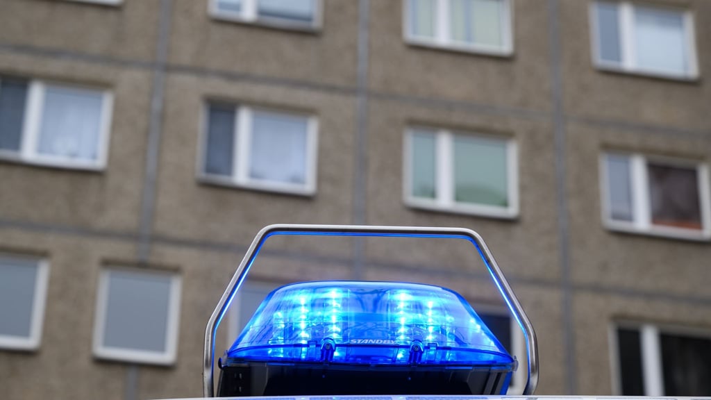 Unfälle: Auf Gehweg mit Rad angefahren