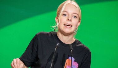 „ACAB“-Pulli von Chefin der Grünen Jugend: Innenminister Herrmann will Entschuldigung - Bayern