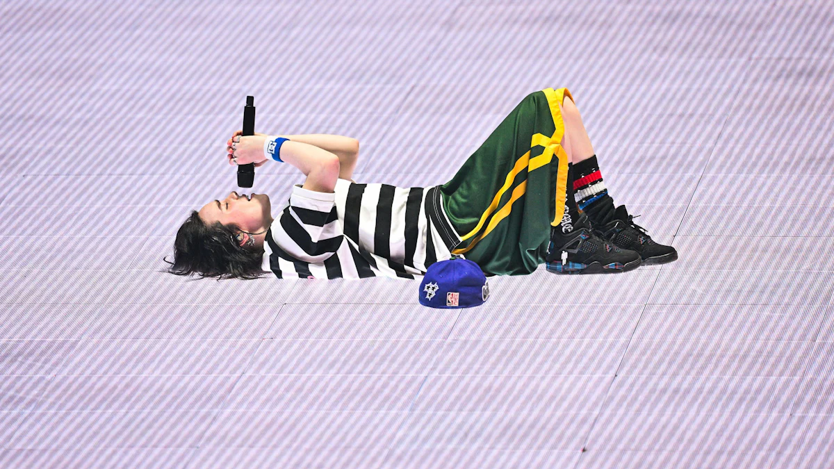 SZ-Konzertkritik von Billie Eilish in Berlin: Die Frühvollendete - Kultur