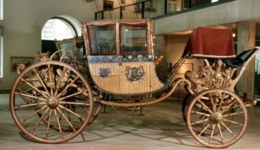 Historische Kutschen ins Museum Herrenhausen umgezogen