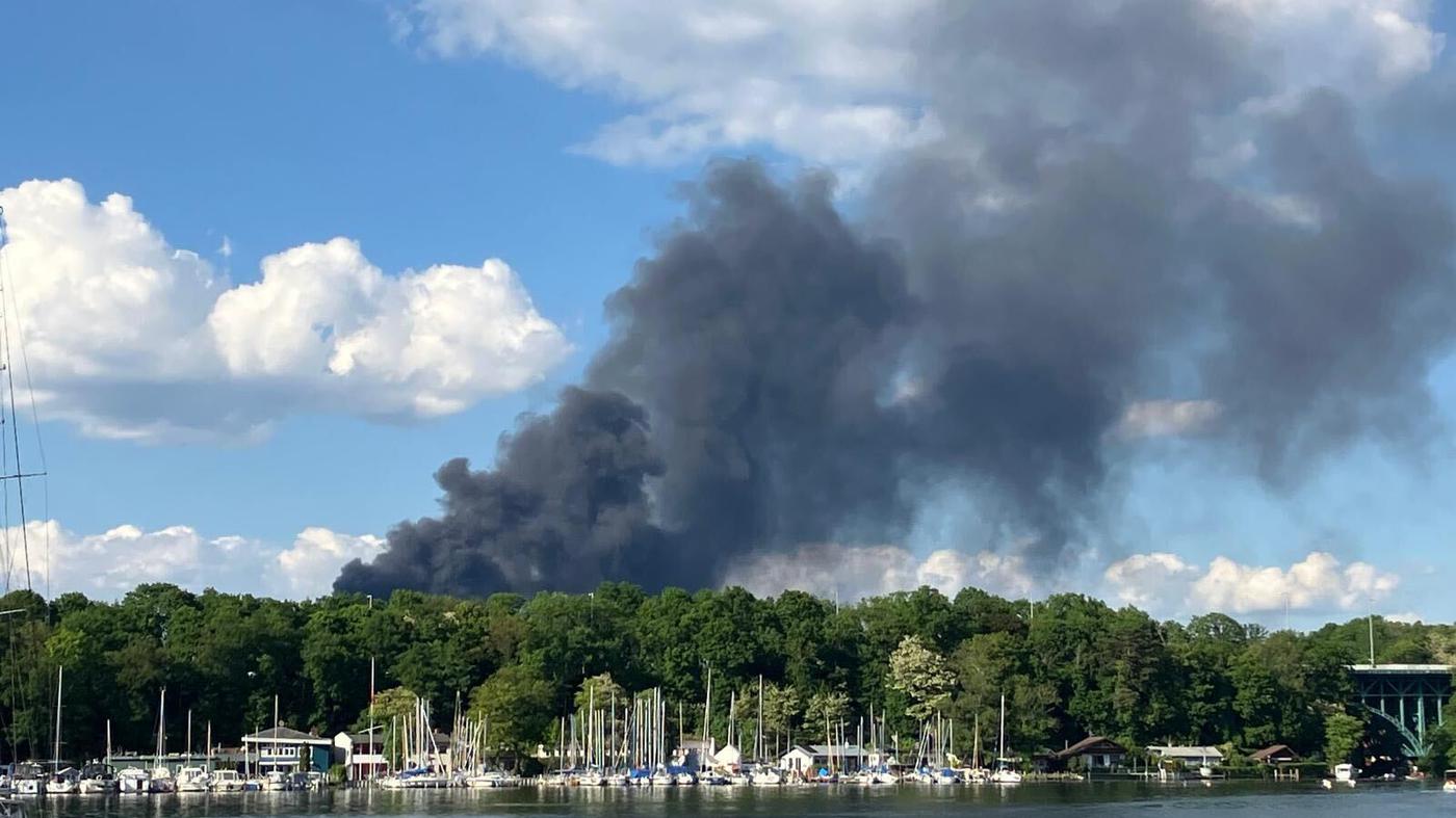 Brand auf ehemaliger Laubenkolonie in Haselhorst