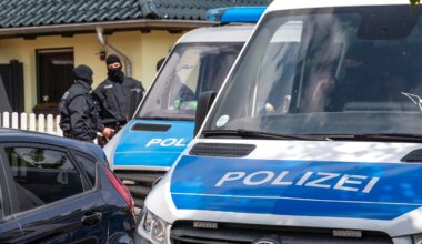 Rechtsextremismus - Rechter Terror? Weitere Verdächtige in Karlsruhe vorgeführt - Politik