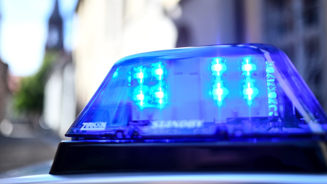 Polizei nimmt 19-Jährigen fest: 46-Jähriger stirbt nach Fahrerflucht | Regional