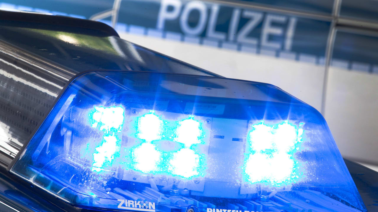 Polizei in Berlin ermittelt: Mann verprügelt, weil er Christ ist? | Regional