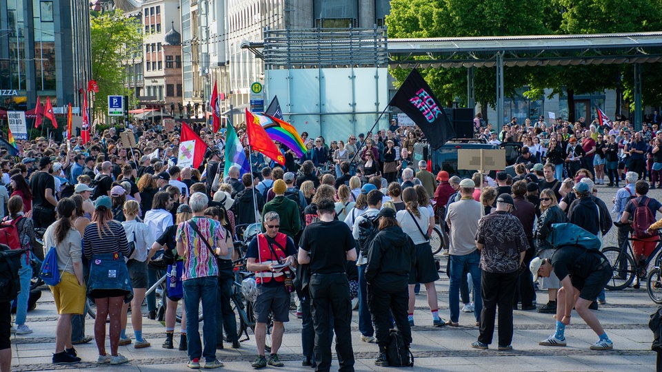 Demonstrationen in Dresden und Leipzig für ein AfD-Verbot