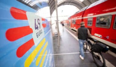 Zwei Jahre Deutschlandticket: Umkämpft, aber beliebt