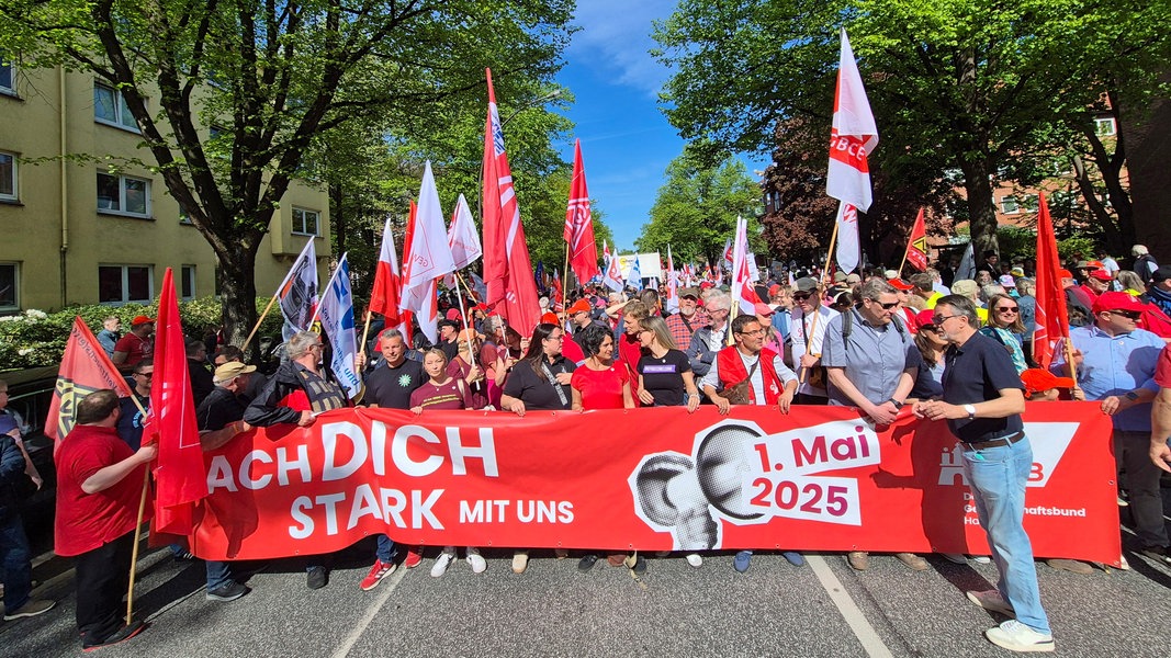 Gewerkschaften demonstrieren in Hamburg für soziale Gerechtigkeit | NDR.de - Nachrichten