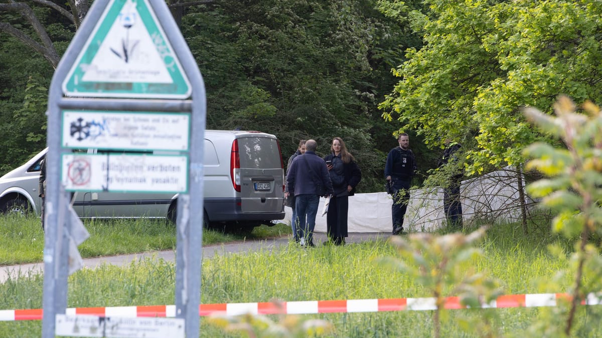 Mutter von getötetem Säugling stellt sich der Polizei