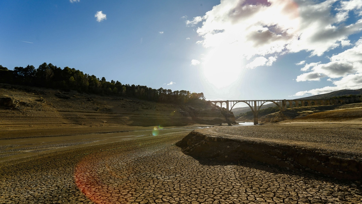 Die Sonne brennt: das spanische Guadalajara in der autonomen Gemeinschaft Kastilien-La Mancha