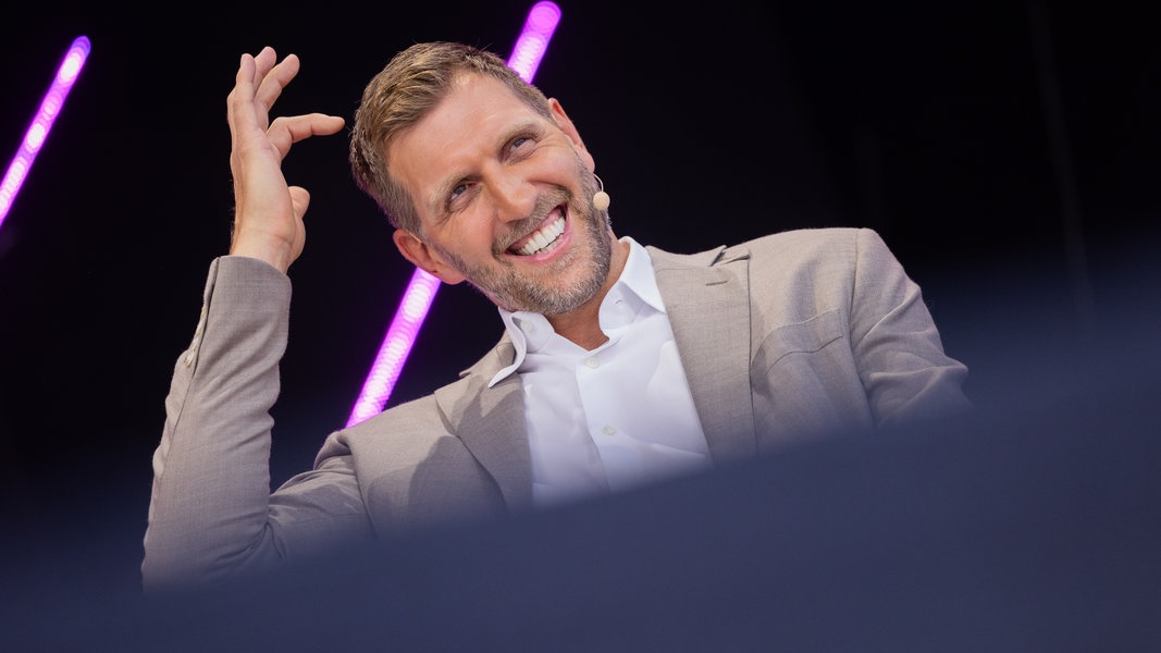 OMR 2025 in Hamburg: Zweiter Festivaltag mit Dirk Nowitzki | NDR.de - Nachrichten