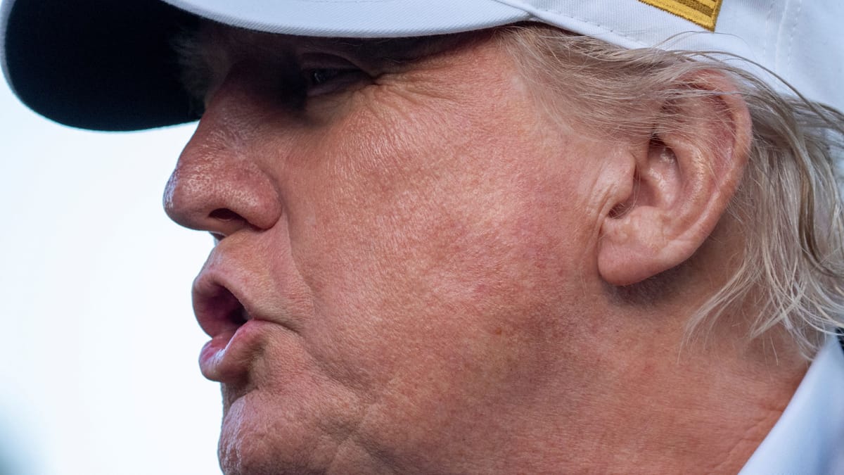 Warum hat Trump solche Angst vor Putin?