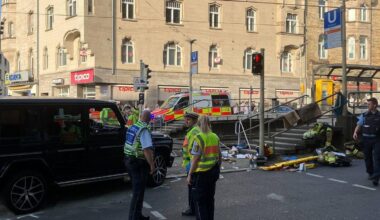 Stuttgart: Auto fährt in Personengruppe