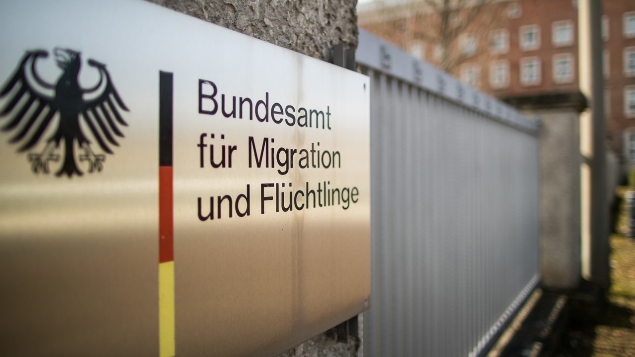 Ex-Chefin des Bremer Bundesamts für Migration bleibt suspendiert