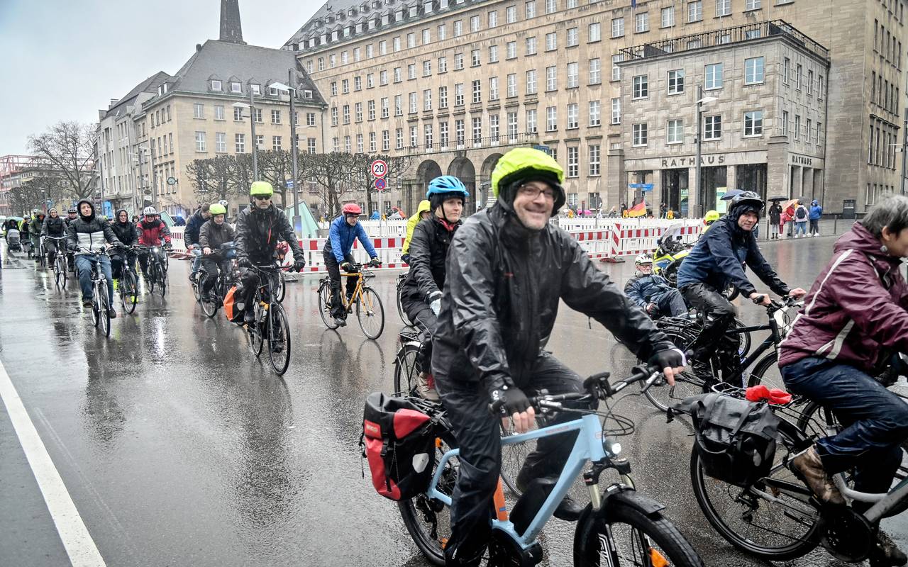 Fahrrad-Demo "Radwende jetzt!" am 1.4.2023 in Bochum.