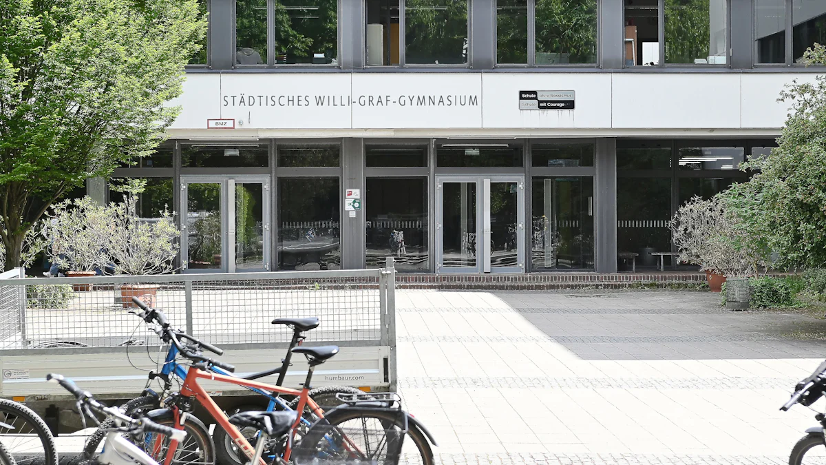 München: Rechtsextreme verteilen erneut Flyer an Gymnasien - Schüler reagieren deutlich - München