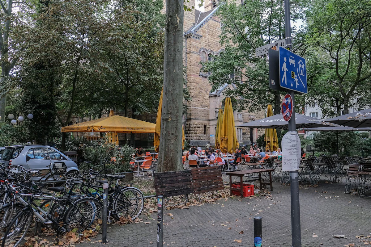 Statt Verweilverbot - Stadt Köln verhängt nächtliches Alkoholverbot für Partytreff - Panorama
