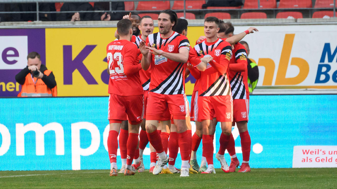 Nur noch zwei Punkte: HFC macht Lok Leipzig jetzt richtig Druck | Sport