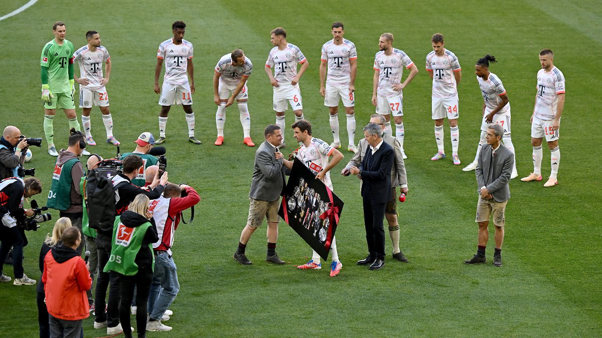 Zum Abschied nach 25 Jahren: FC Bayern macht Thomas Müller ein spezielles Geschenk