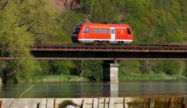Bundesliga-Relegation: Deutsche Bahn macht sich über „El Dorfico“ lustig | Sport