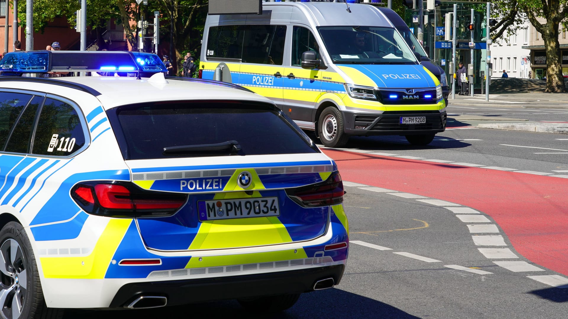 Einsatzwagen der Polizei München (Symbolfoto): Am Dienstag ist der Digitalfunk der Einsatzkräfte ins Straucheln geraten.