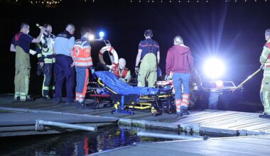 Dresden: Junge Frauen klauen Ponton und müssen aus Elbe gerettet werden