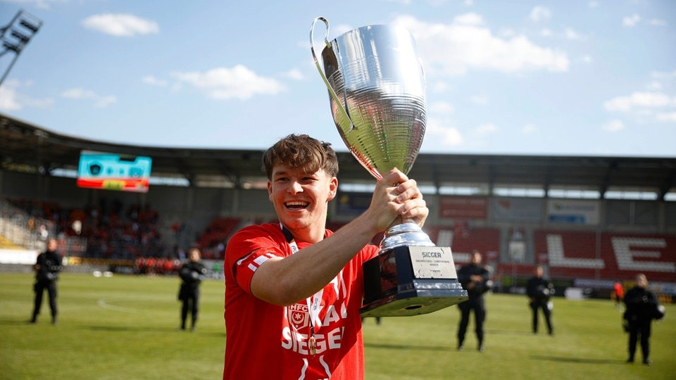 FSA-Pokal: Eigengewächs Lorenz bewahrt Halle vor unruhigem Saisonende