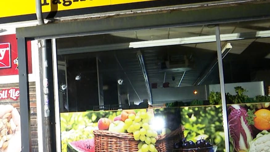 21 Schüsse auf Hamburger Supermarkt – Polizei jagt Schützen | Regional