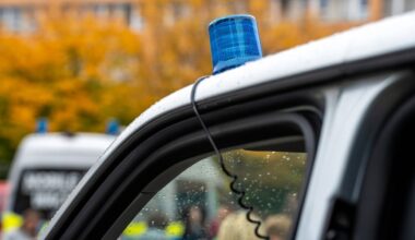 In Straßengraben gerutscht: Wieder Busunfall nahe Halle