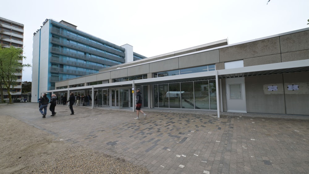 Die gut 50 Jahre alte Hans-Scholl-Halle ist umfassend saniert worden.