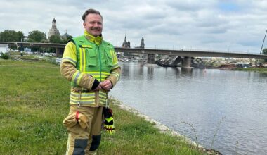 Ausgezeichnet: Pressesprecher Michael Klahre ist Dresdens "Mister Feuerwehr"