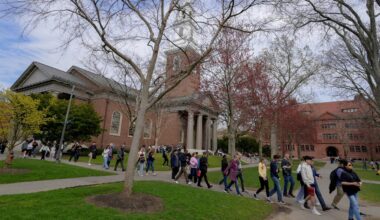 Trump-Regierung verbietet Harvard internationale Studenten – Uni wehrt sich