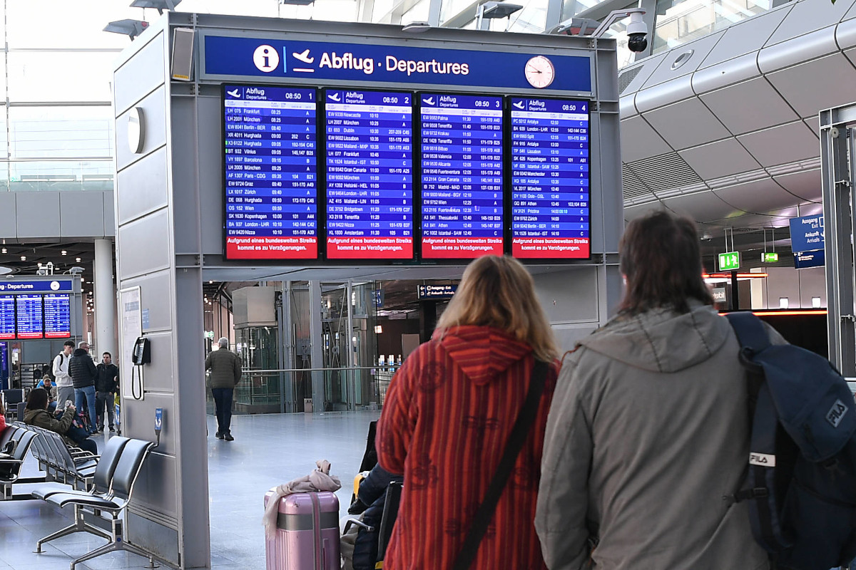 Flughafen Düsseldorf: Airport sorgt für Paukenschlag – Urlauber sind baff