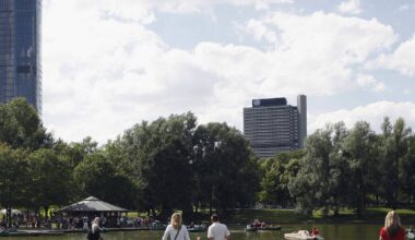 Rhein in Flammen: Feuerwerk nach Unterbrechung