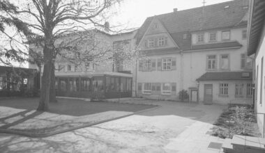 Führung auf dem Thomashof zur Schnebele-Ausstellung des Pfinzgaumuseums