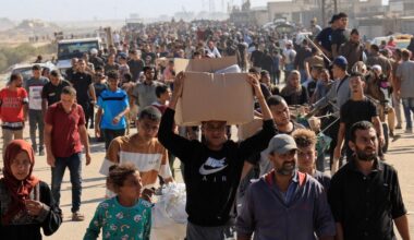 Berichte über Warnschüsse: Menschen stürmen Verteilzentrum in Gaza