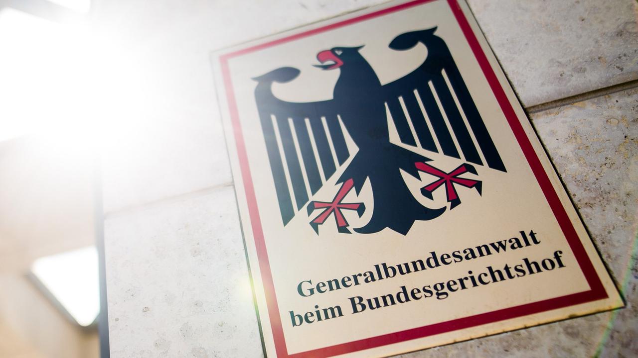 Razzia gegen mutmaßliche rechte Terrorgruppe - fünf junge Männer festgenommen
