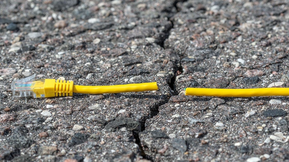 Glasfaserkabel bei Bauarbeiten beschädigt: Tausende Kunden um Leipzig ohne Internet