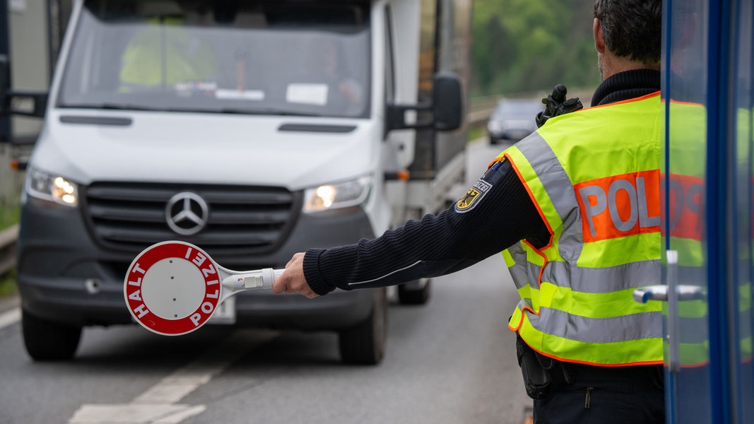 Grenzkontrollen in Niedersachsen: Rund 300 Haftbefehle vollstreckt | NDR.de - Nachrichten - Niedersachsen